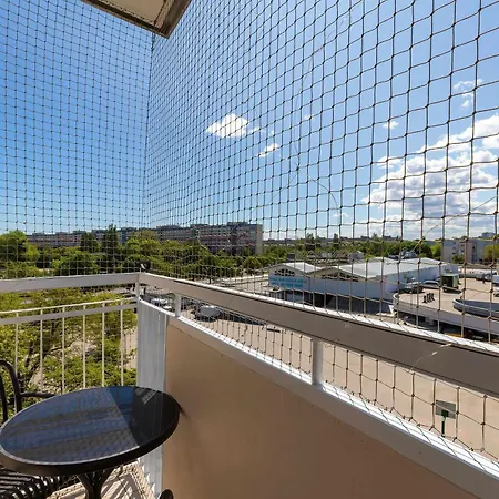 Spacious In With Balcony, Desk And Bathtub By Renters * Gdańsk
